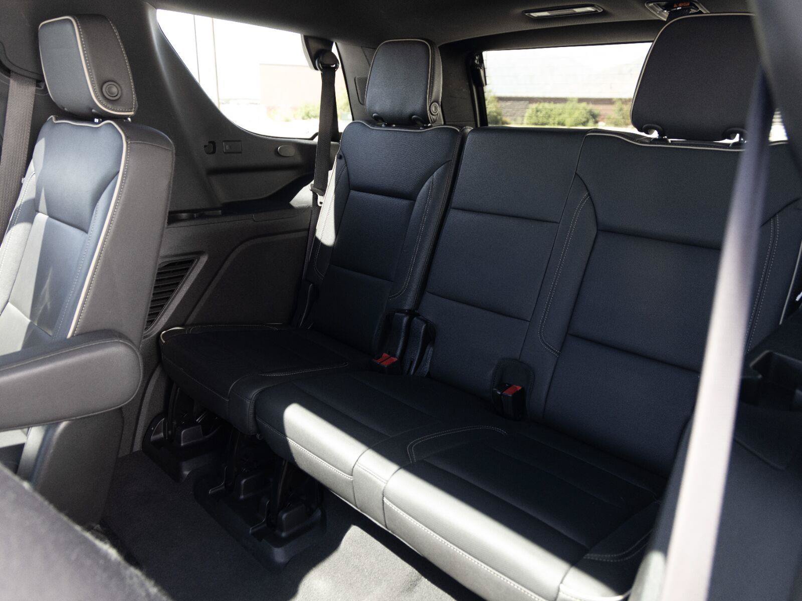 Used 2024 GMC Yukon SLT w/ SLT Luxury Package AWD/4WD image 23
