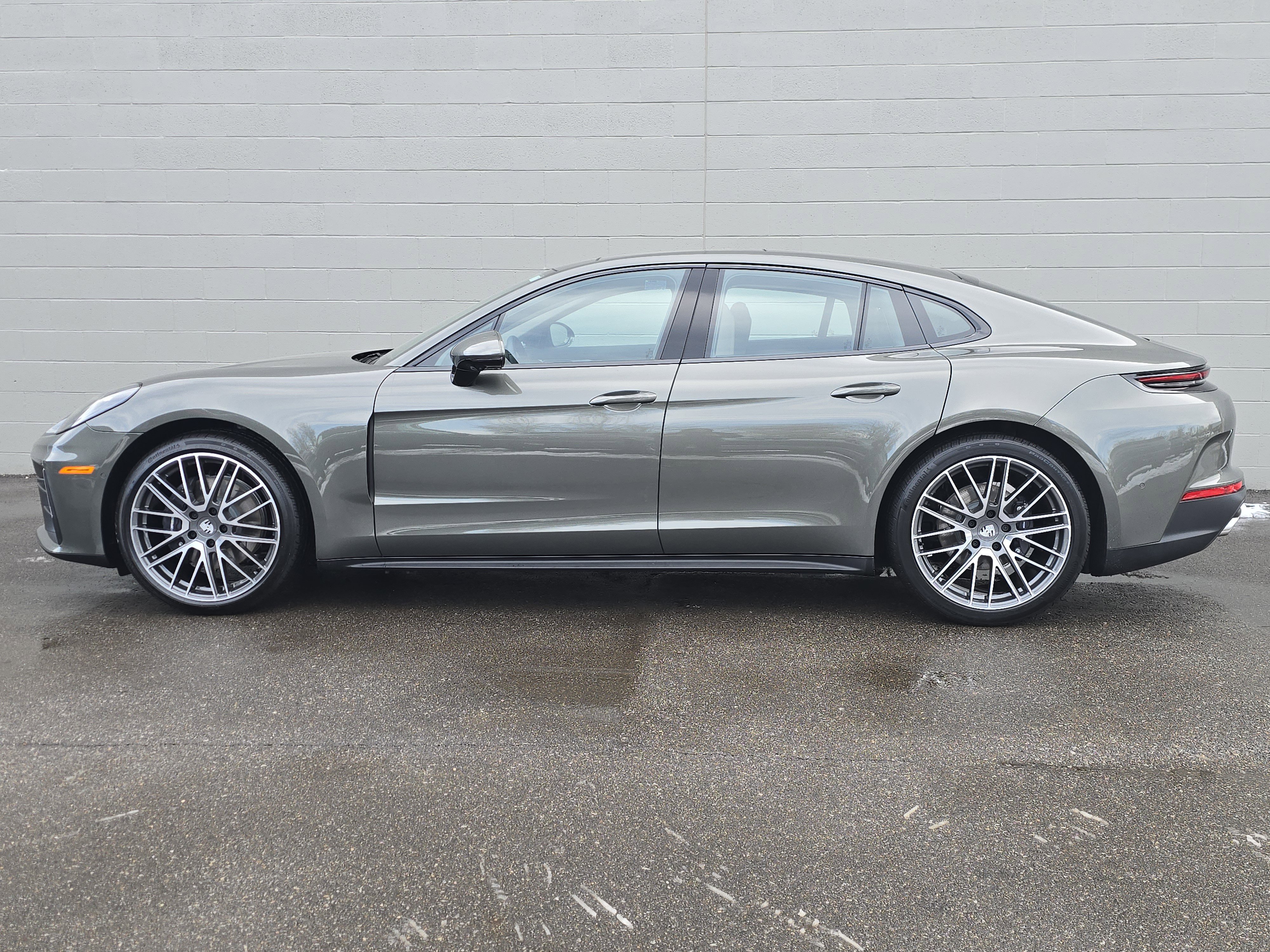 New 2026 Porsche Panamera 4 image 2