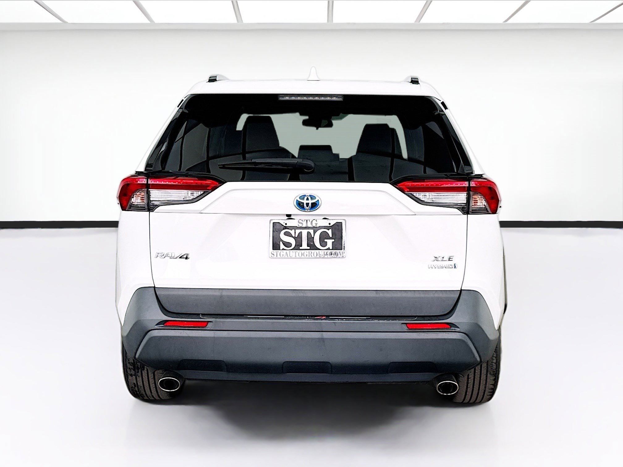 Used 2021 Toyota RAV4 XLE AWD/4WD image 5