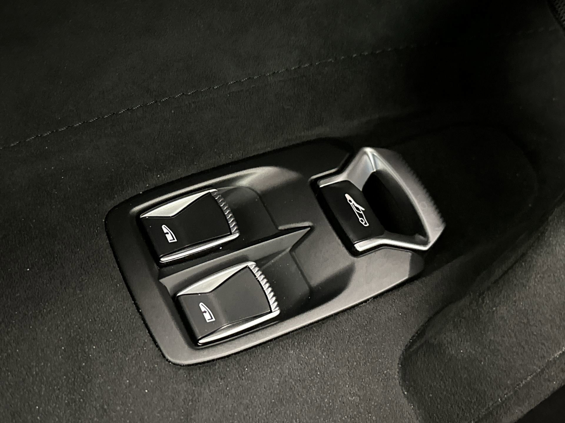 Used 2024 McLaren 750S image 13