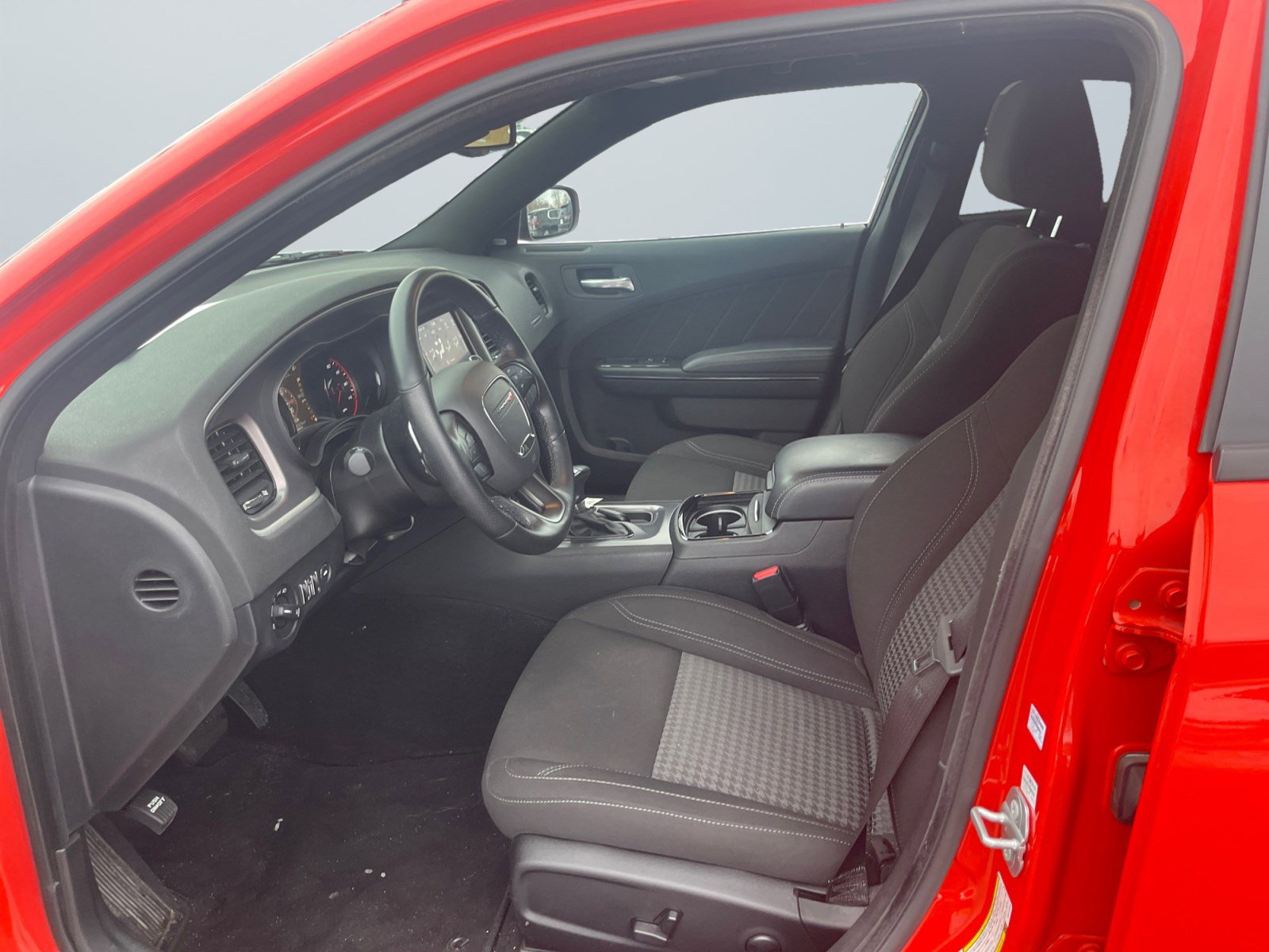 Used 2022 Dodge Charger SXT w/ Blacktop Package image 10