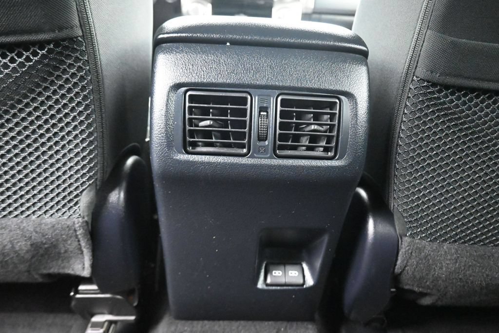 Used 2024 Toyota 4Runner SR5 AWD/4WD image 32