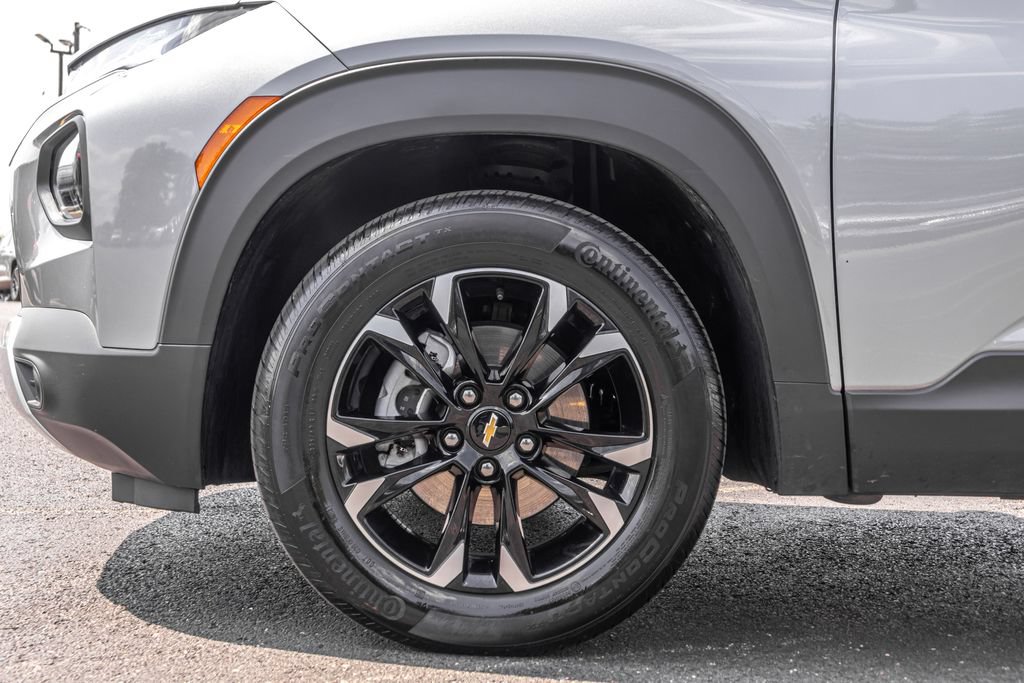 Used 2023 Chevrolet TrailBlazer LT FWD image 36