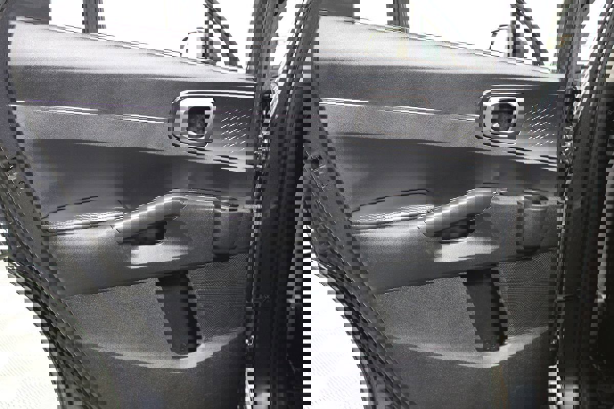 Used 2024 Kia Sorento LX image 20