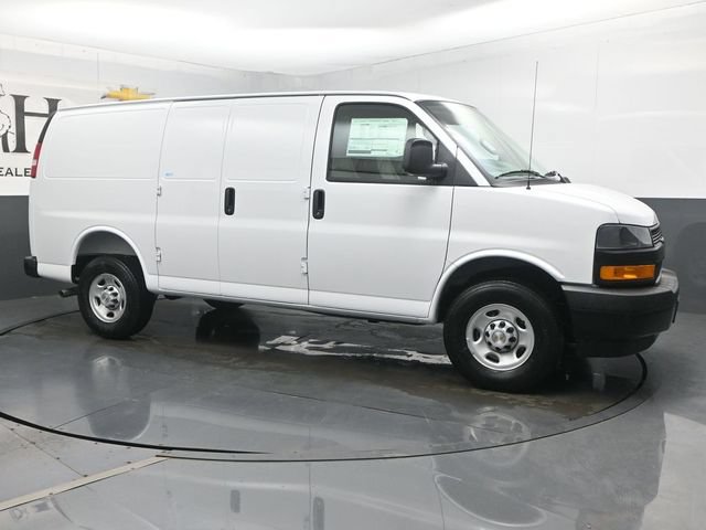 New 2026 Chevrolet Express 2500 w/ Driver Convenience Package RWD image 6
