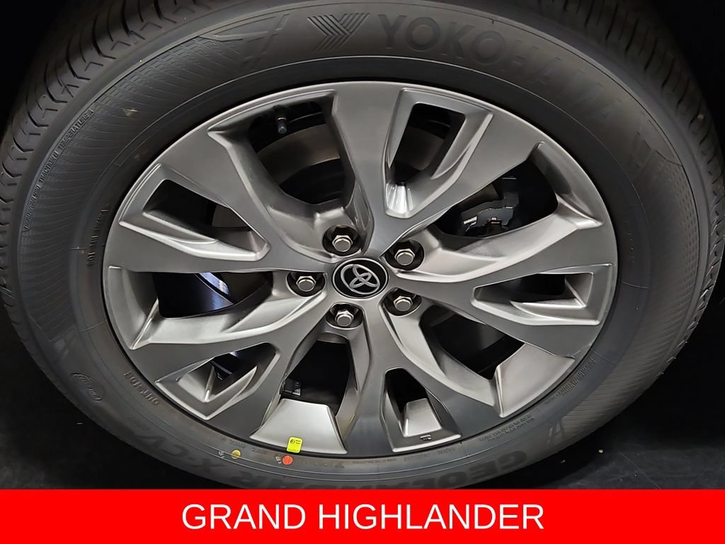 New 2026 Toyota Grand Highlander AWD image 9