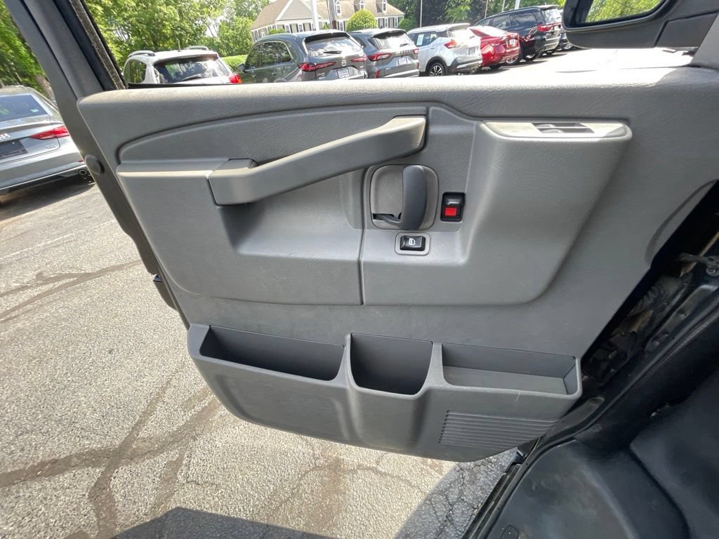 Used 2020 Chevrolet Express 2500 w/ Driver Convenience Package RWD image 9