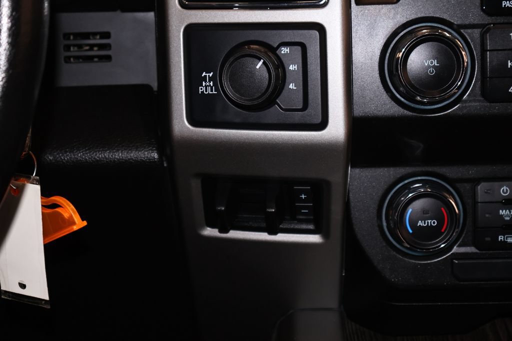 Used 2021 Ford F350 Lariat AWD/4WD image 27