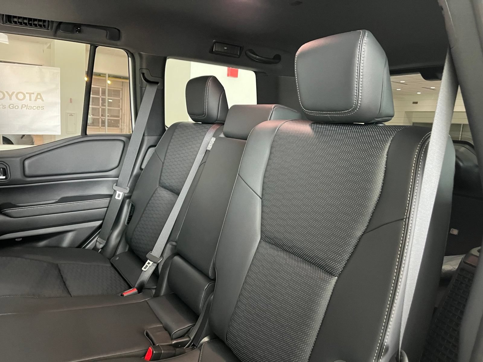 New 2027 Toyota Land Cruiser w/ Premium Package AWD/4WD image 38