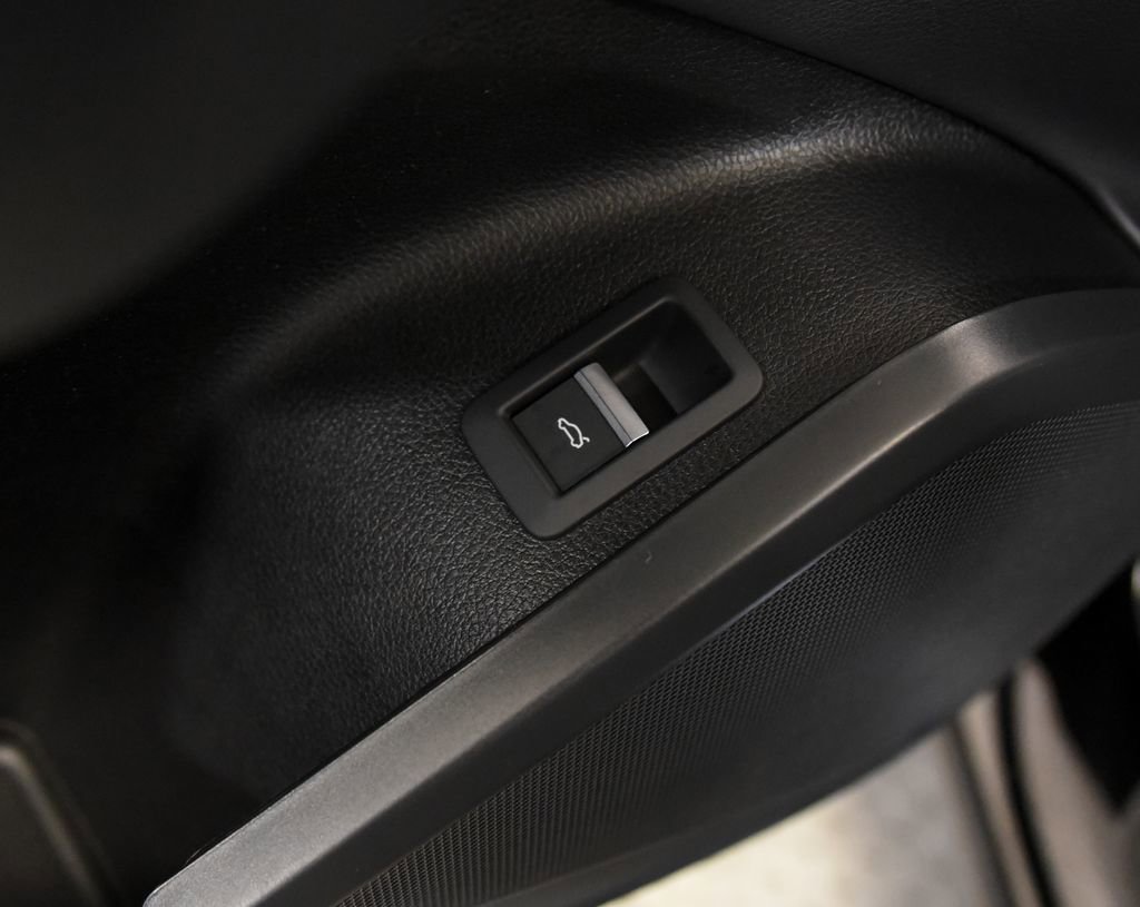 Used 2023 Audi Q5 2.0T Premium w/ Convenience Package image 19