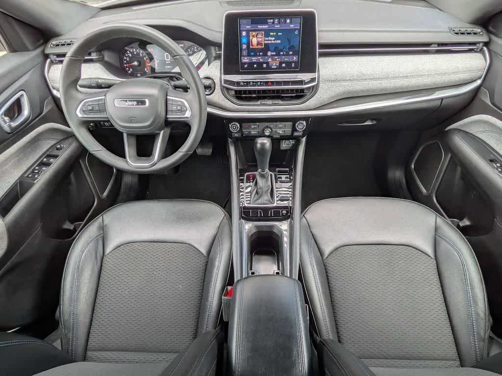 Certified 2025 Jeep Compass Latitude AWD/4WD image 19