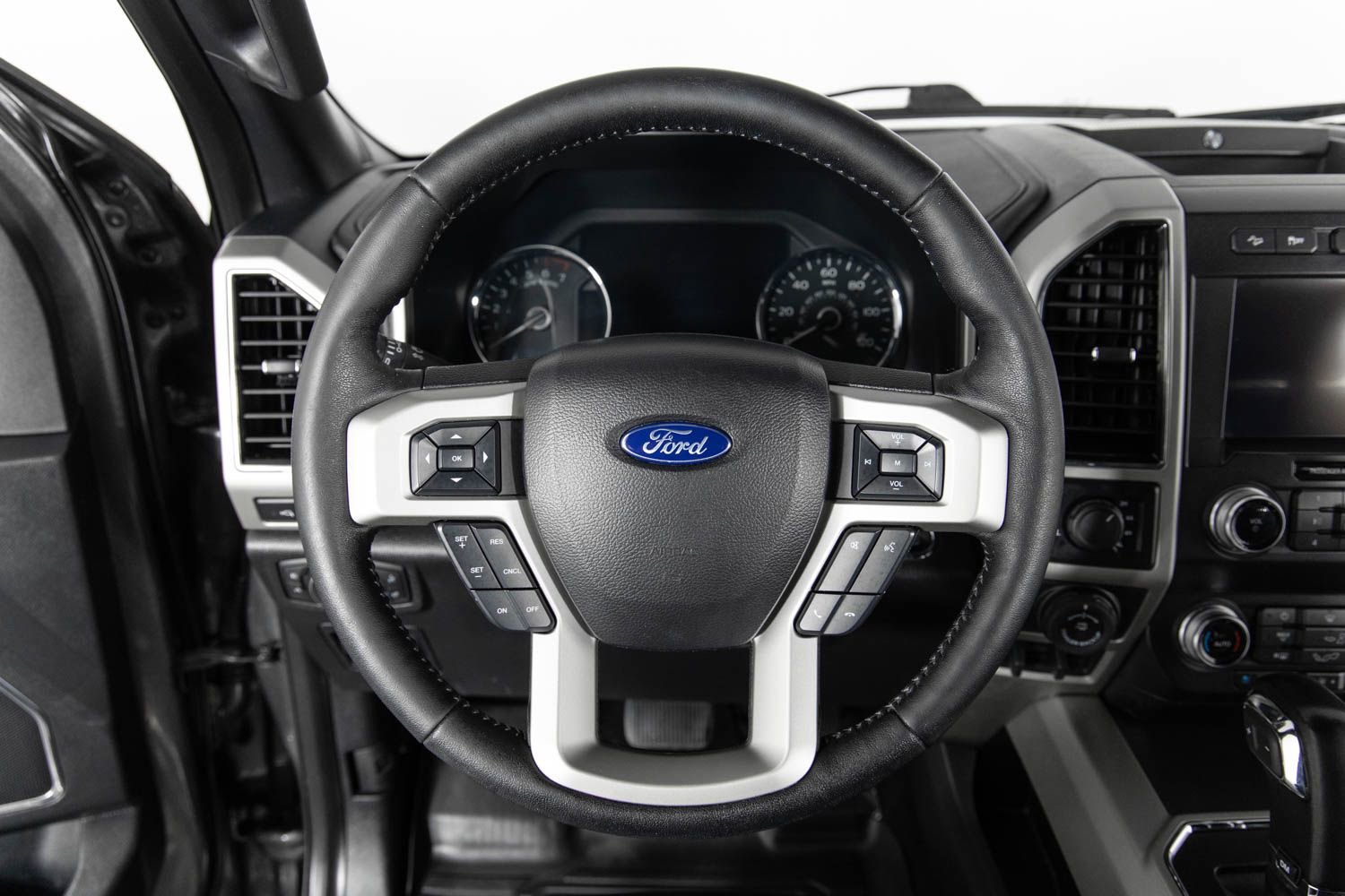 Used 2019 Ford F150 Lariat w/ Equipment Group 502A Luxury image 29