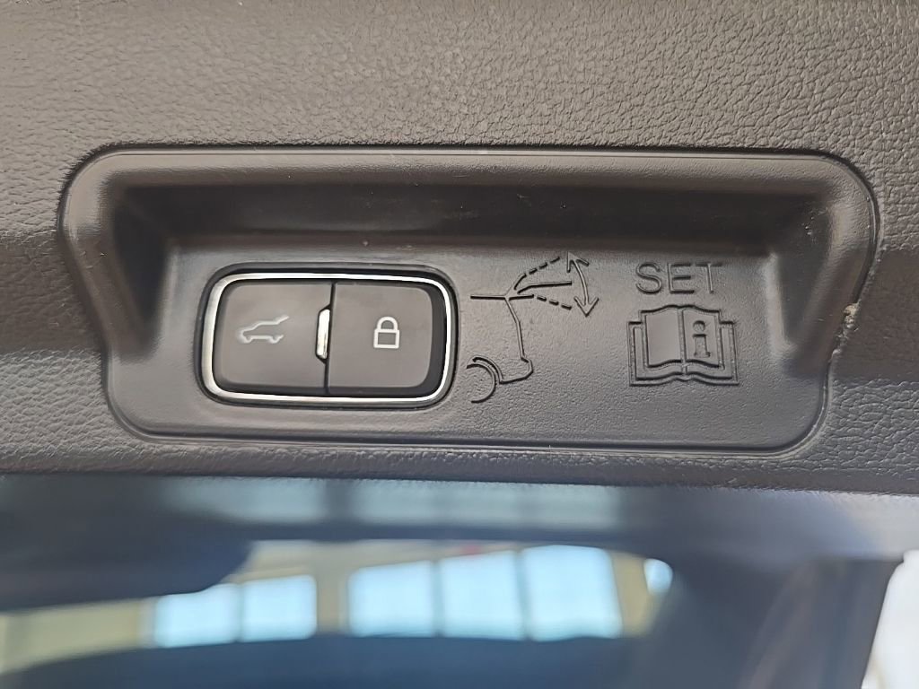 Used 2020 Ford Explorer XLT w/ Equipment Group 202A image 29