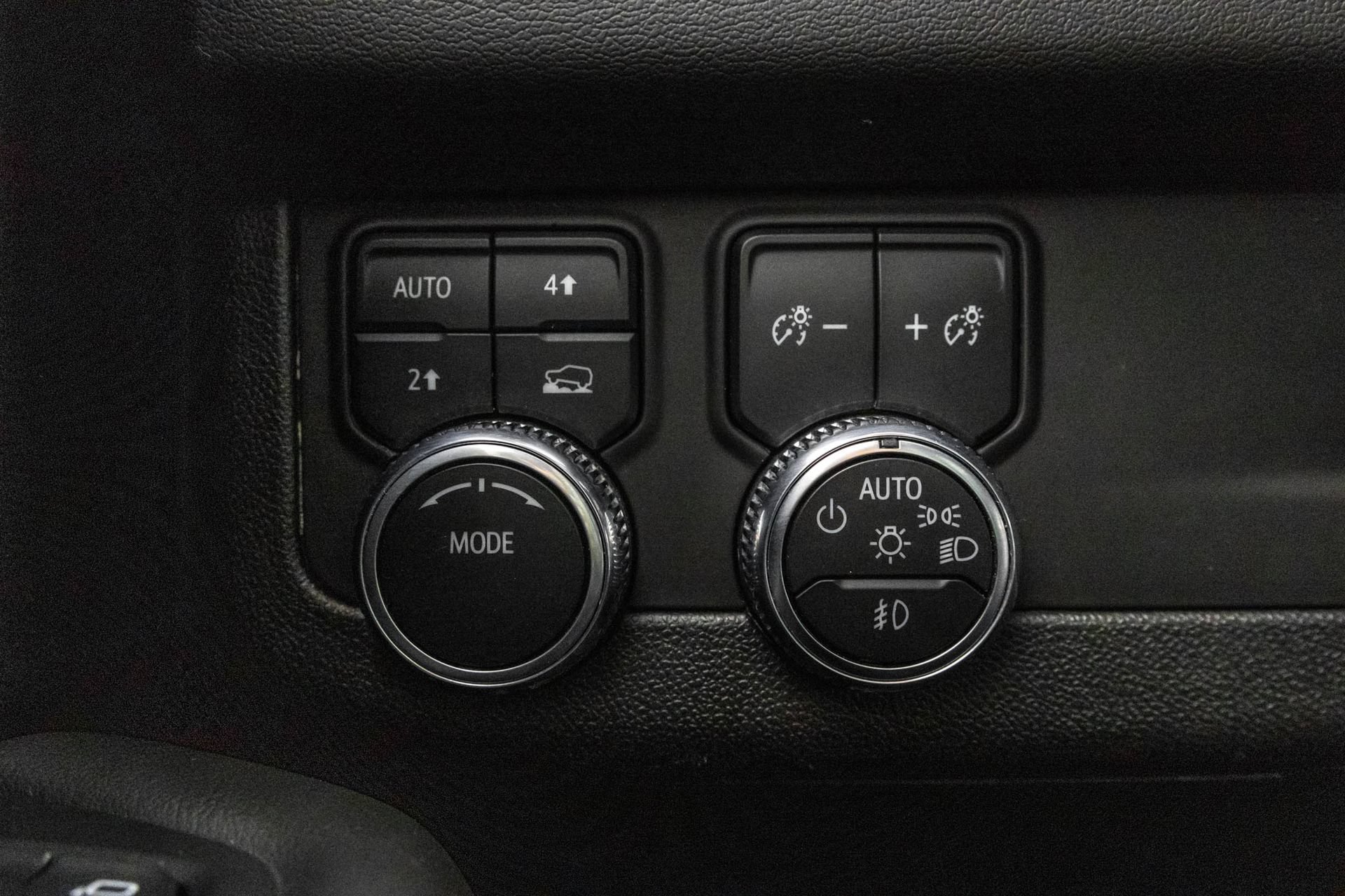 Used 2023 GMC Yukon SLT w/ SLT Luxury Package AWD/4WD image 24