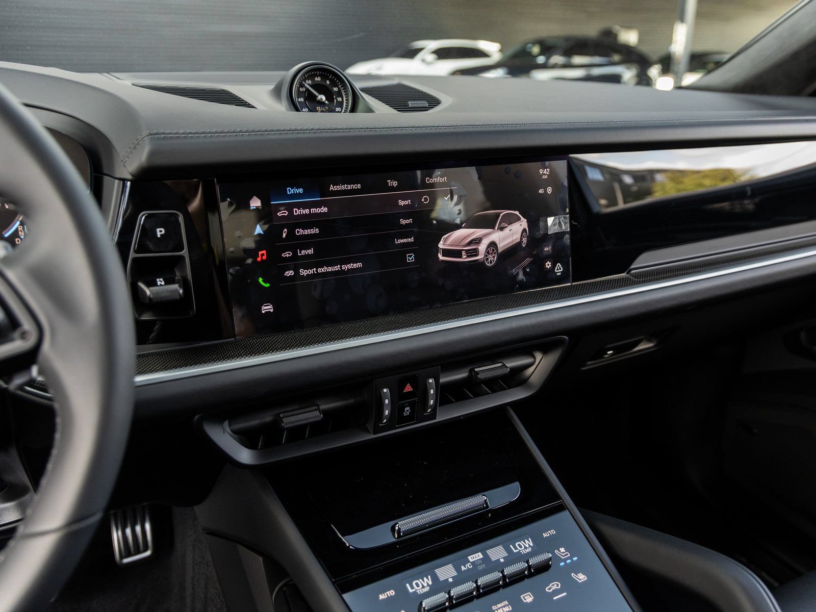 Certified 2025 Porsche Cayenne S AWD/4WD image 31