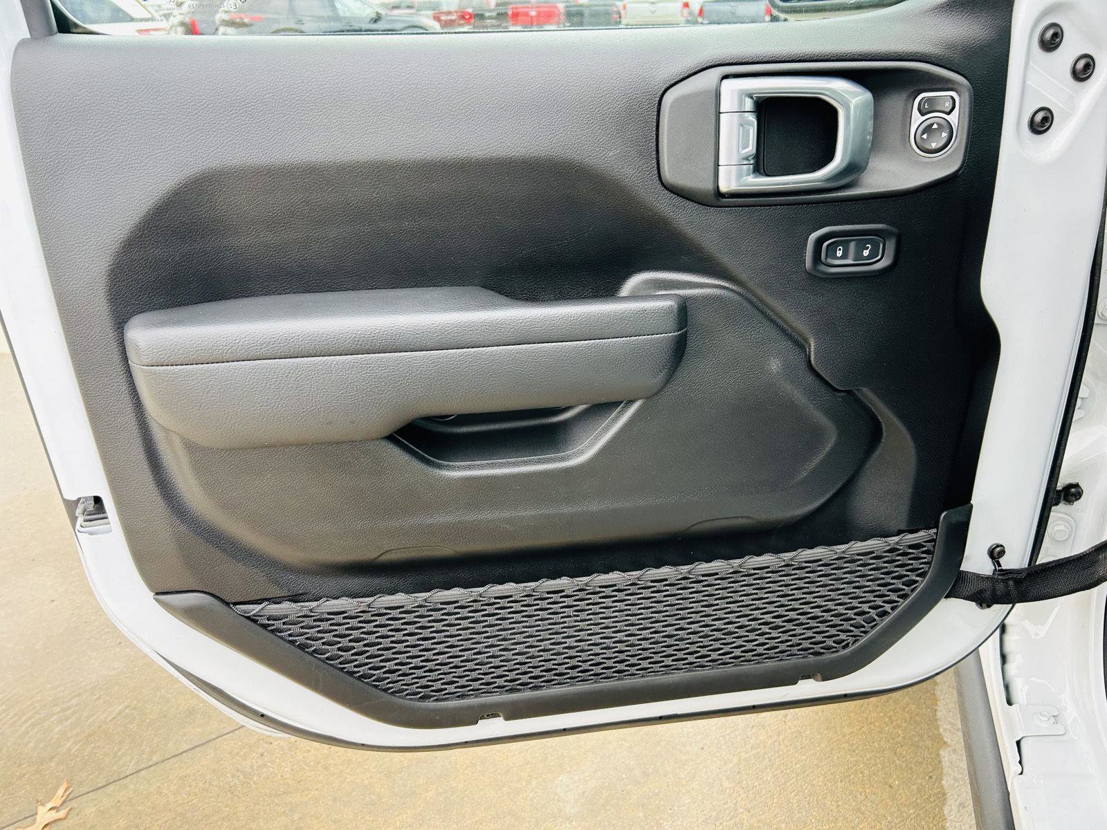 Used 2024 Jeep Wrangler Willys image 8