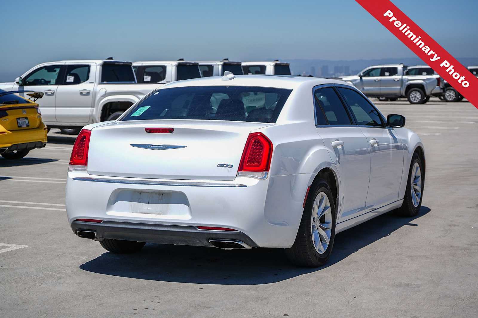 Used 2016 Chrysler 300 Limited RWD image 6