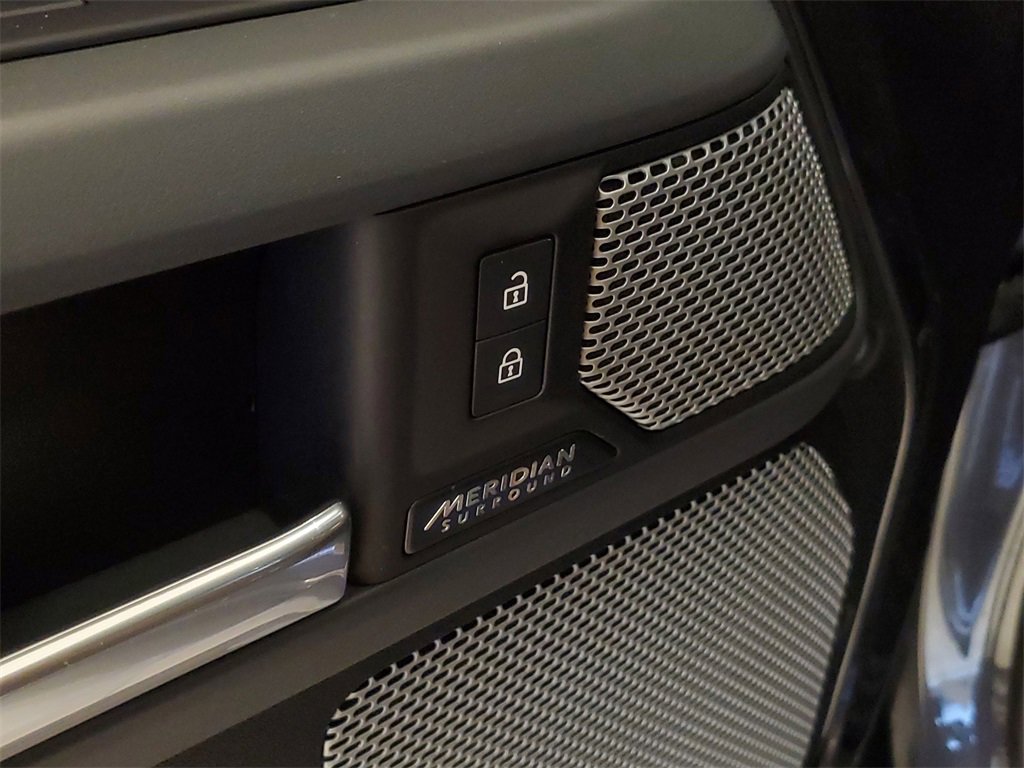 Used 2024 Land Rover Defender 130 X image 12