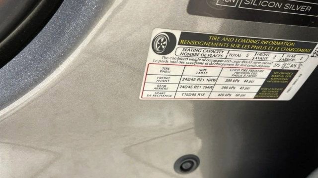 Used 2022 Land Rover Range Rover Evoque R-Dynamic SE image 20