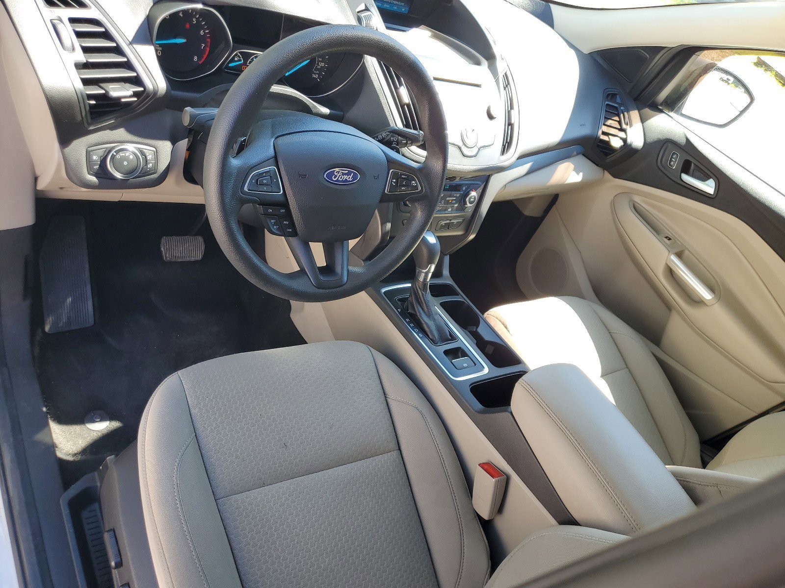 Used 2017 Ford Escape SE AWD/4WD image 14