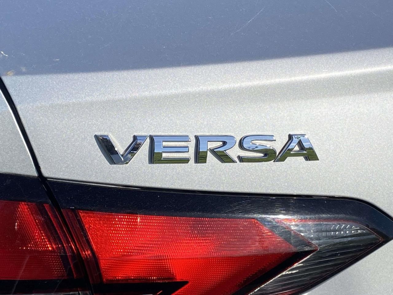 Used 2021 Nissan Versa SV FWD image 11