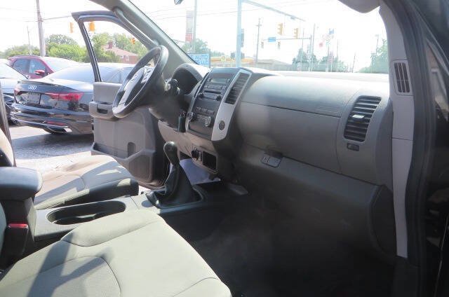 Used 2011 Nissan Xterra S AWD/4WD image 27