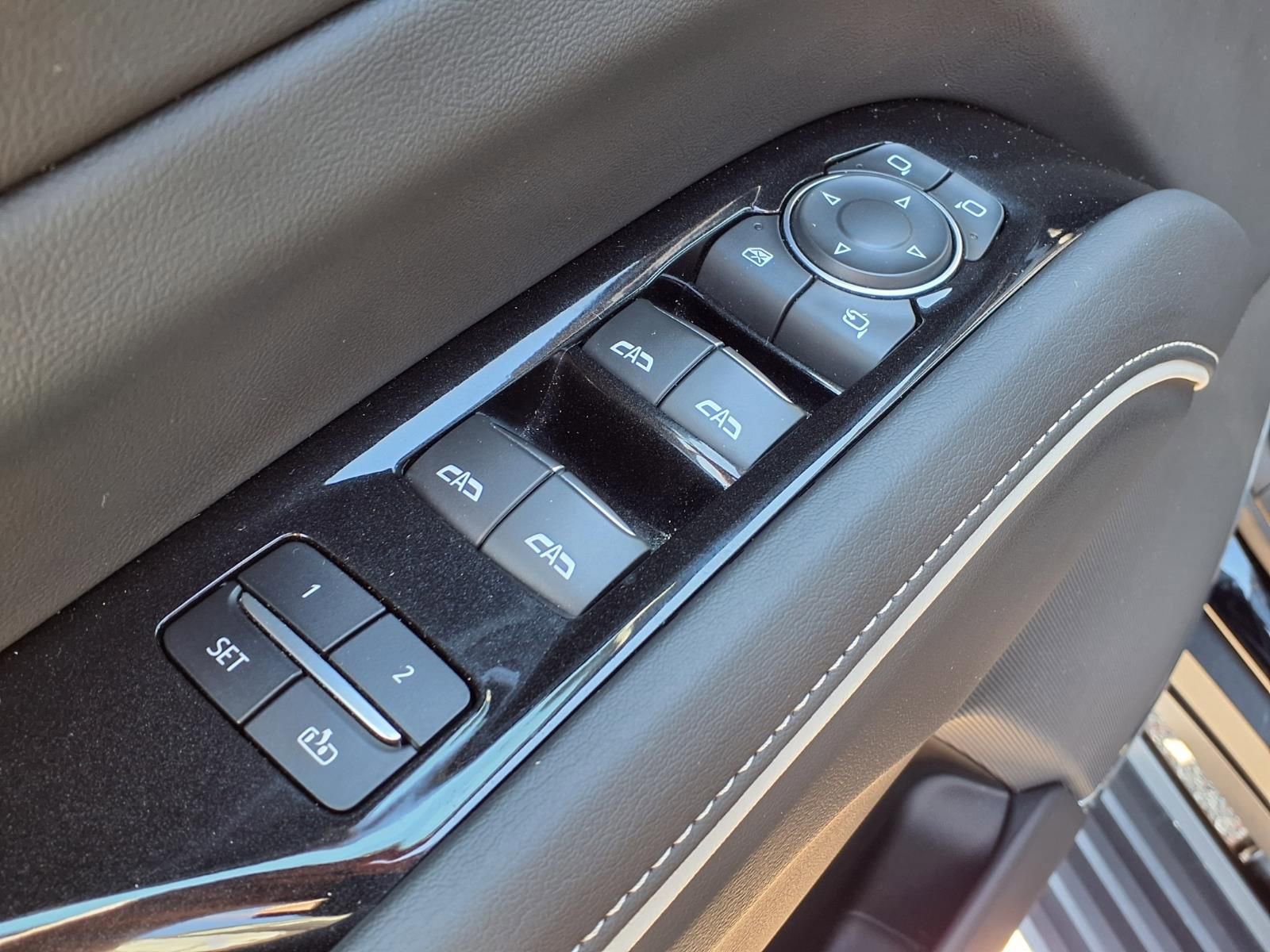 Used 2021 Cadillac Escalade ESV Sport w/ Driver Assist Tech Package AWD/4WD image 14