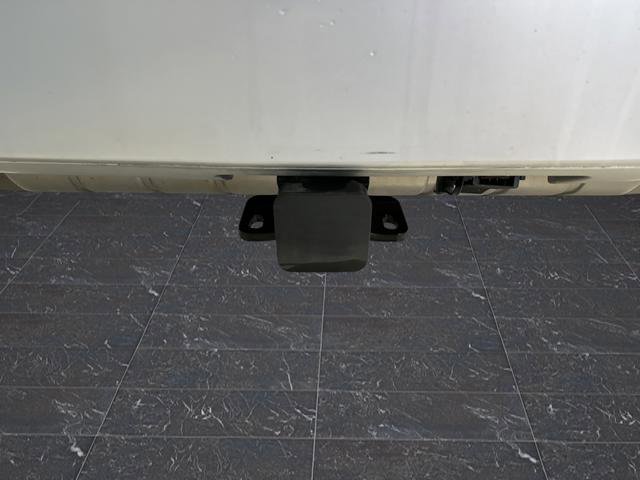 Used 2023 Land Rover Defender 130 First Edition image 37