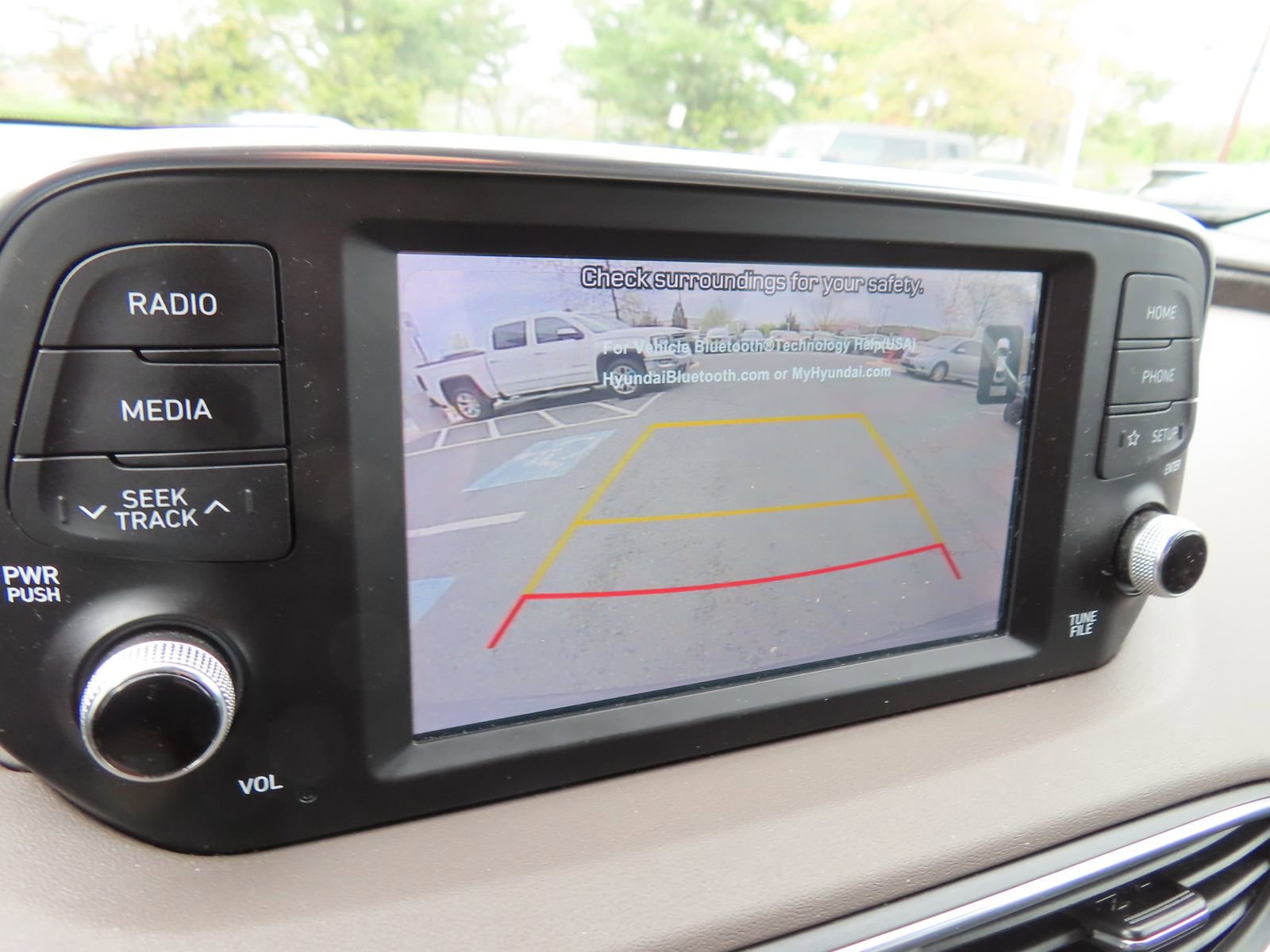 Used 2020 Hyundai Santa Fe SE image 23