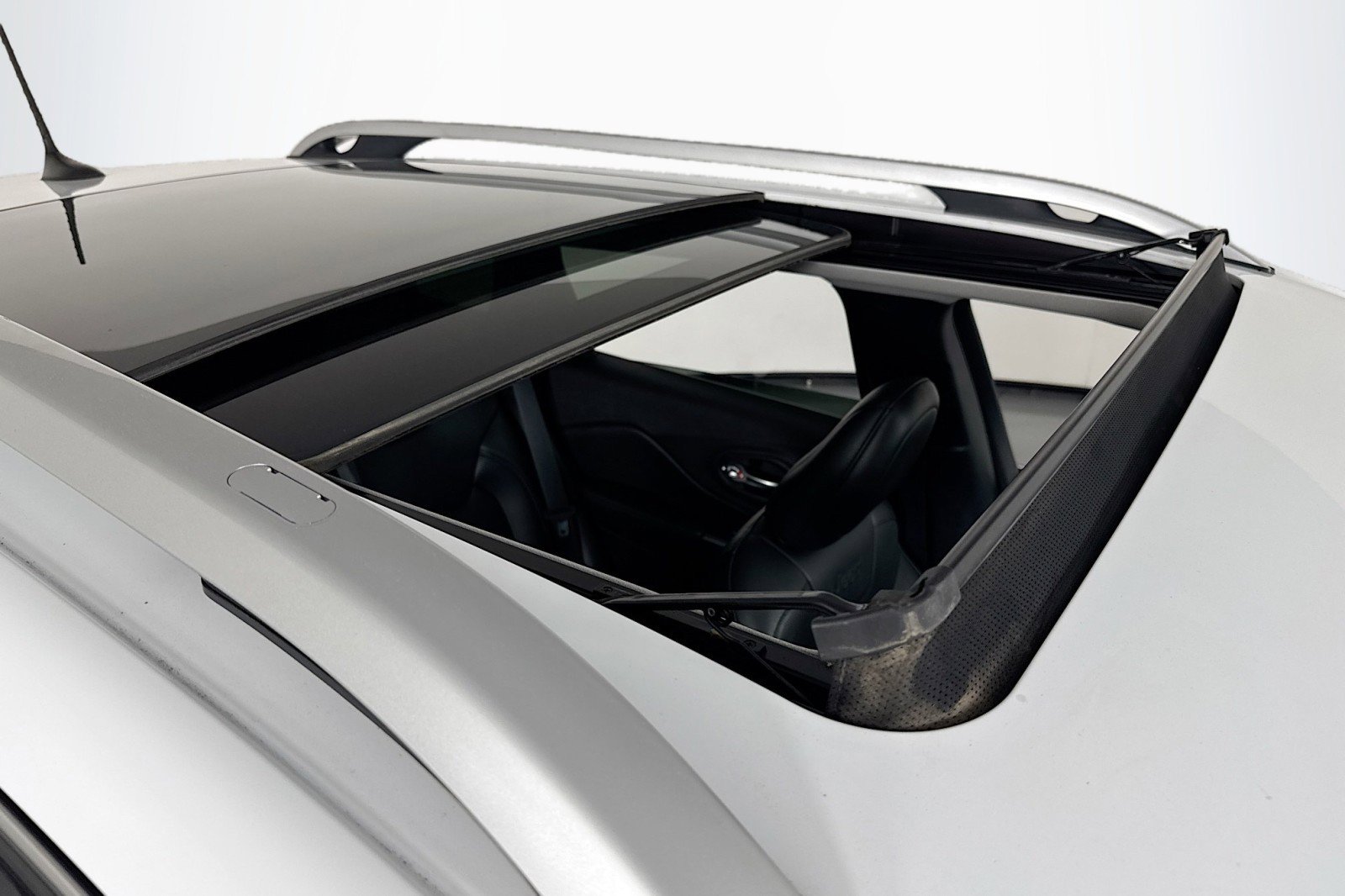 Used 2021 Jeep Cherokee Limited image 22