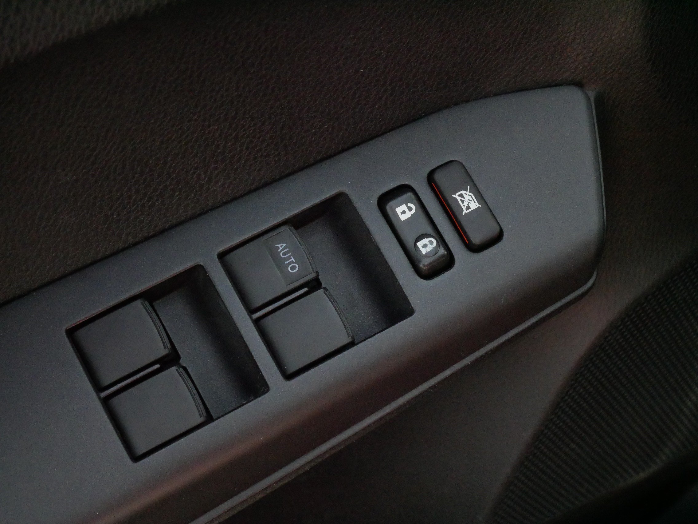 Used 2016 Toyota RAV4 XLE AWD/4WD image 19