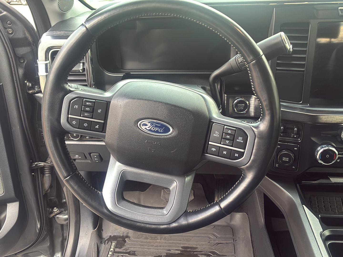 Used 2023 Ford F250 Lariat w/ FX4 Off-Road Package AWD/4WD image 13