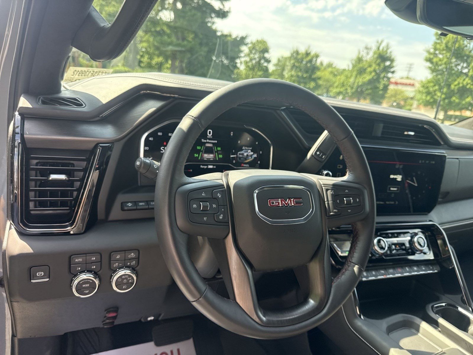 Used 2025 GMC Sierra 2500 AT4X w/ AT4X AEV Edition AWD/4WD image 16