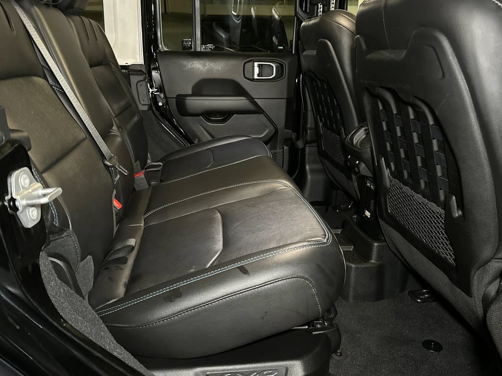 Used 2022 Jeep Wrangler Unlimited Rubicon 4xe w/ Cold Weather Group AWD/4WD image 12