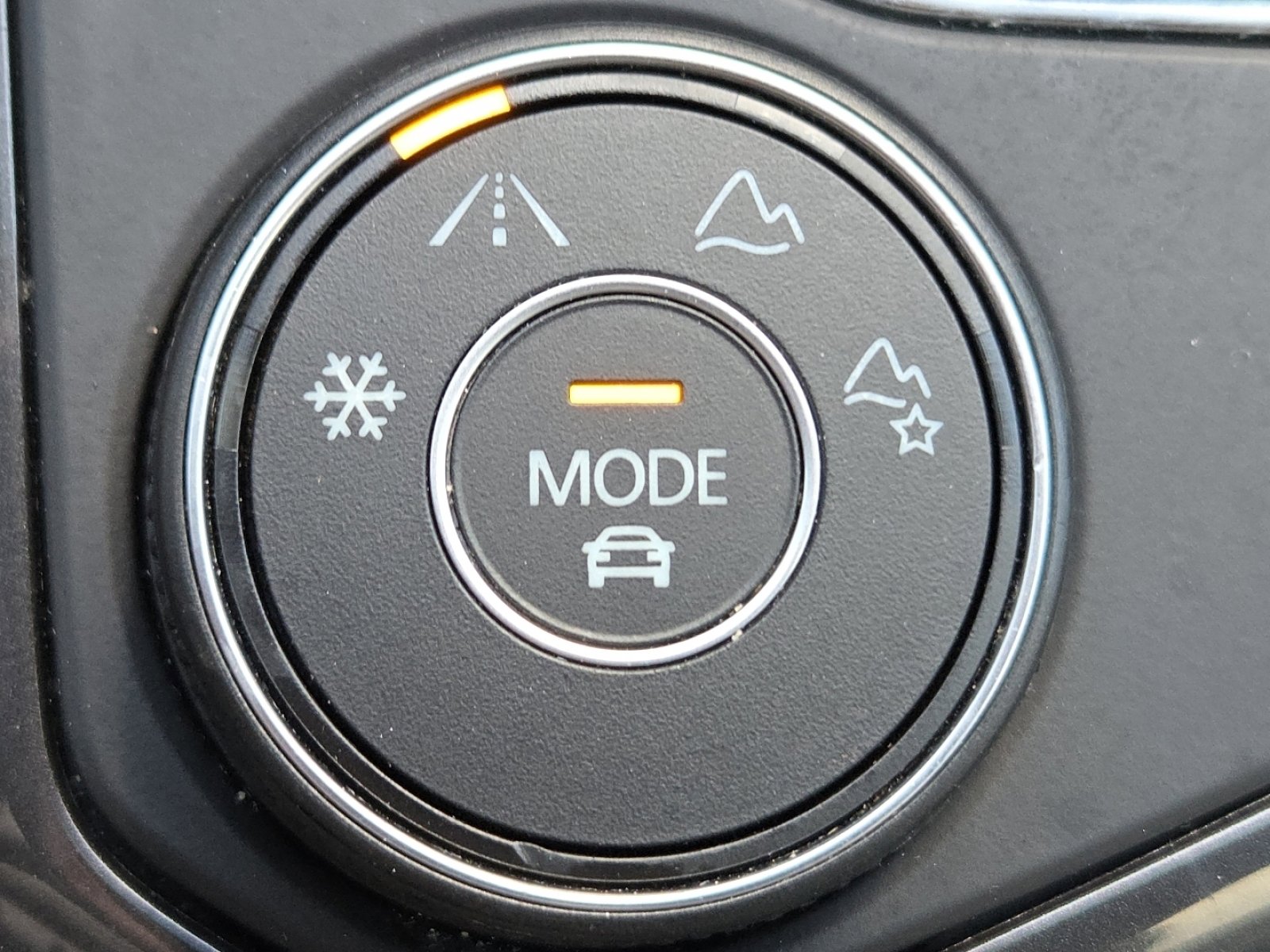 Used 2024 Volkswagen Tiguan Wolfsburg Edition AWD/4WD image 7