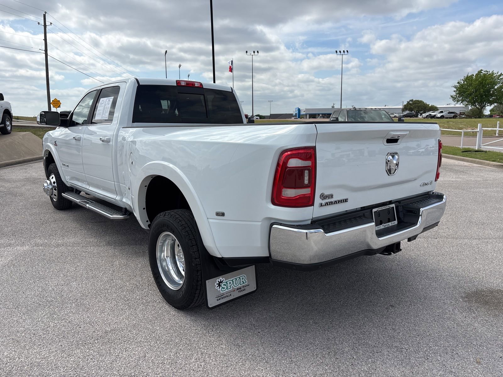 Used 2022 RAM 3500 Laramie w/ Chrome Appearance Group image 4