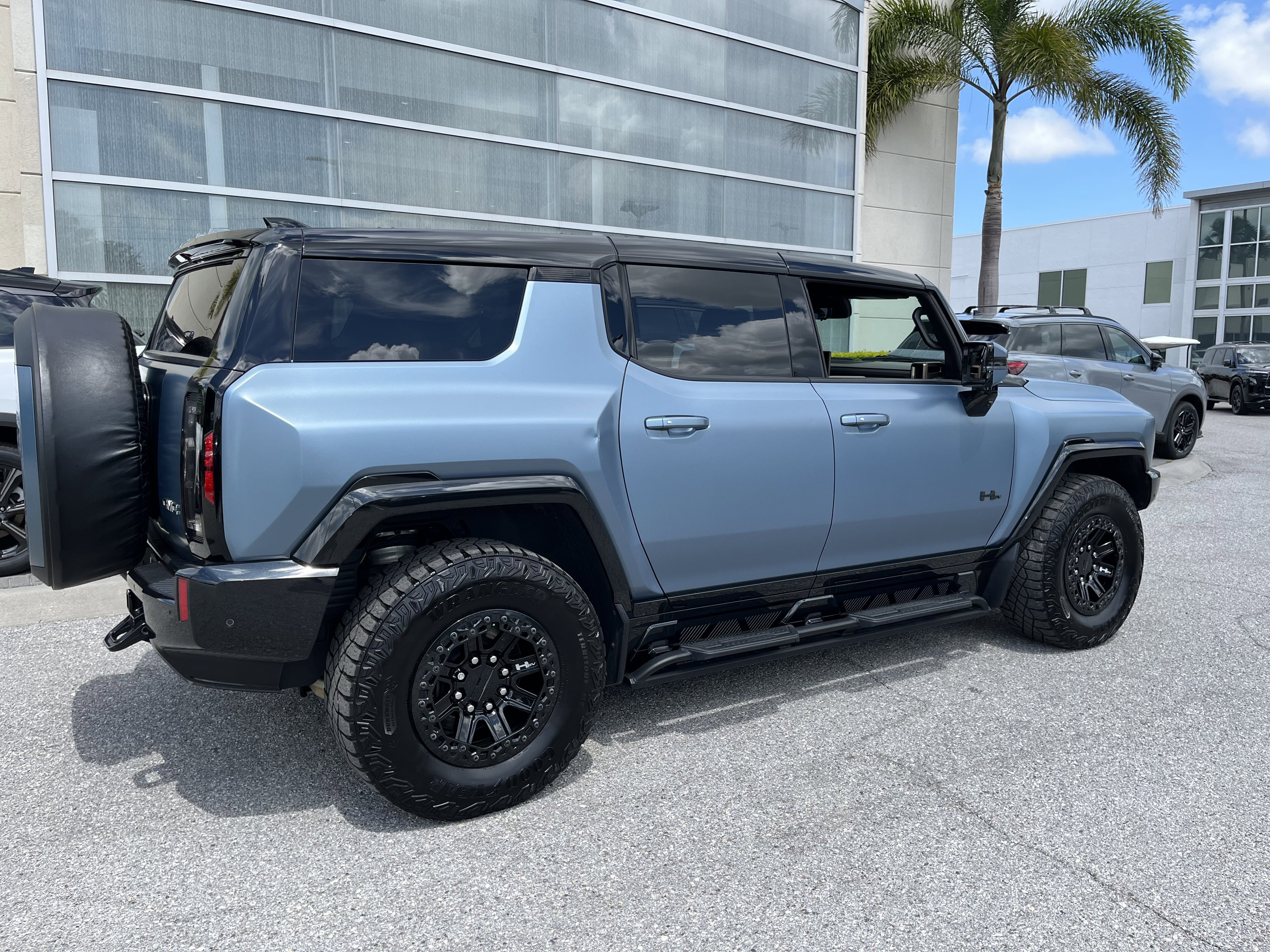 Used 2024 GMC Hummer EV 3X w/ Omega Edition AWD/4WD image 9