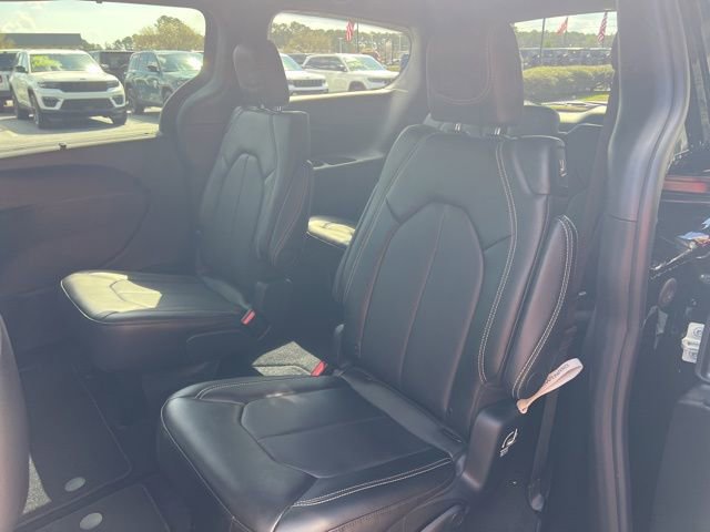 New 2026 Chrysler Pacifica Select image 19