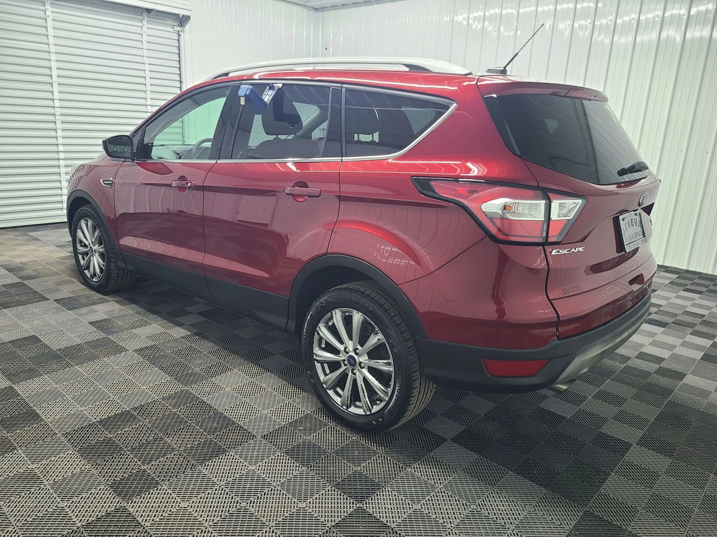 Used 2017 Ford Escape Titanium AWD/4WD image 9