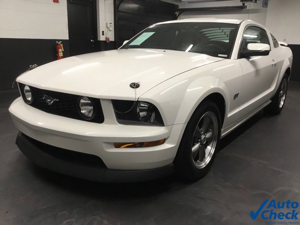 Used 2005 Ford Mustang GT Premium image 5