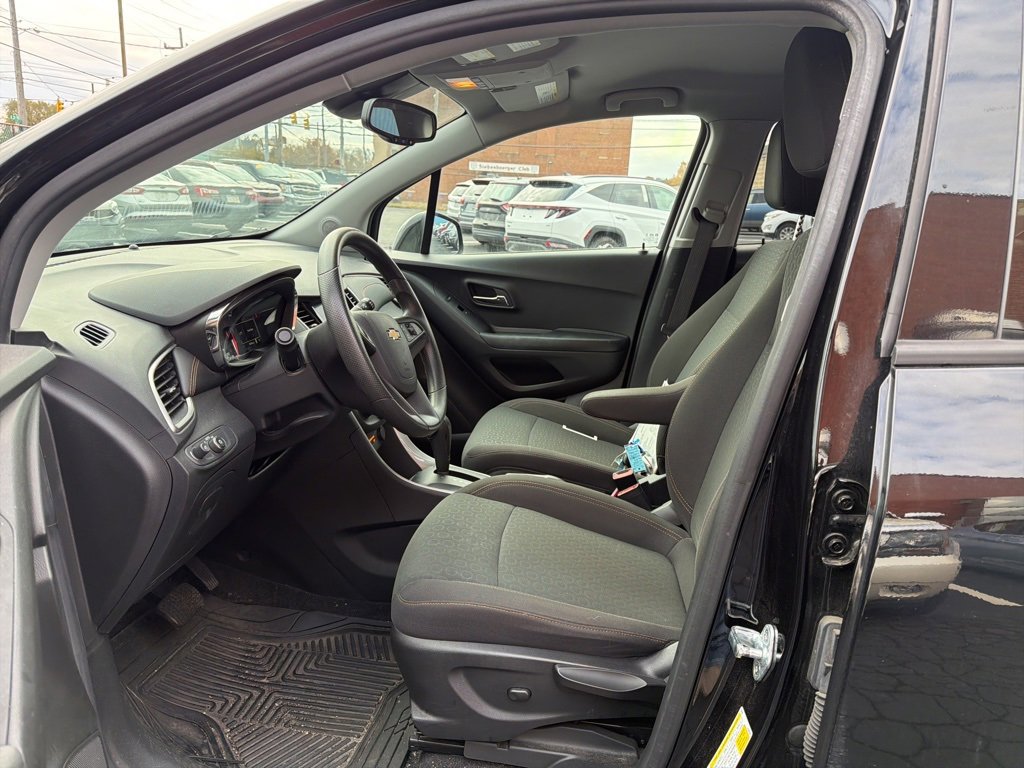 Certified 2022 Chevrolet Trax LS w/ Tint and Cruise Package image 12