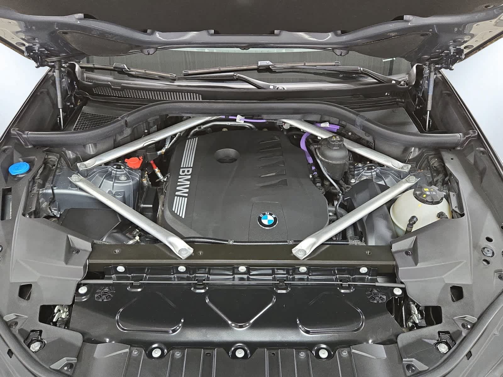 Used 2024 BMW X5 xDrive40i w/ Parking Assistance Package AWD/4WD image 8