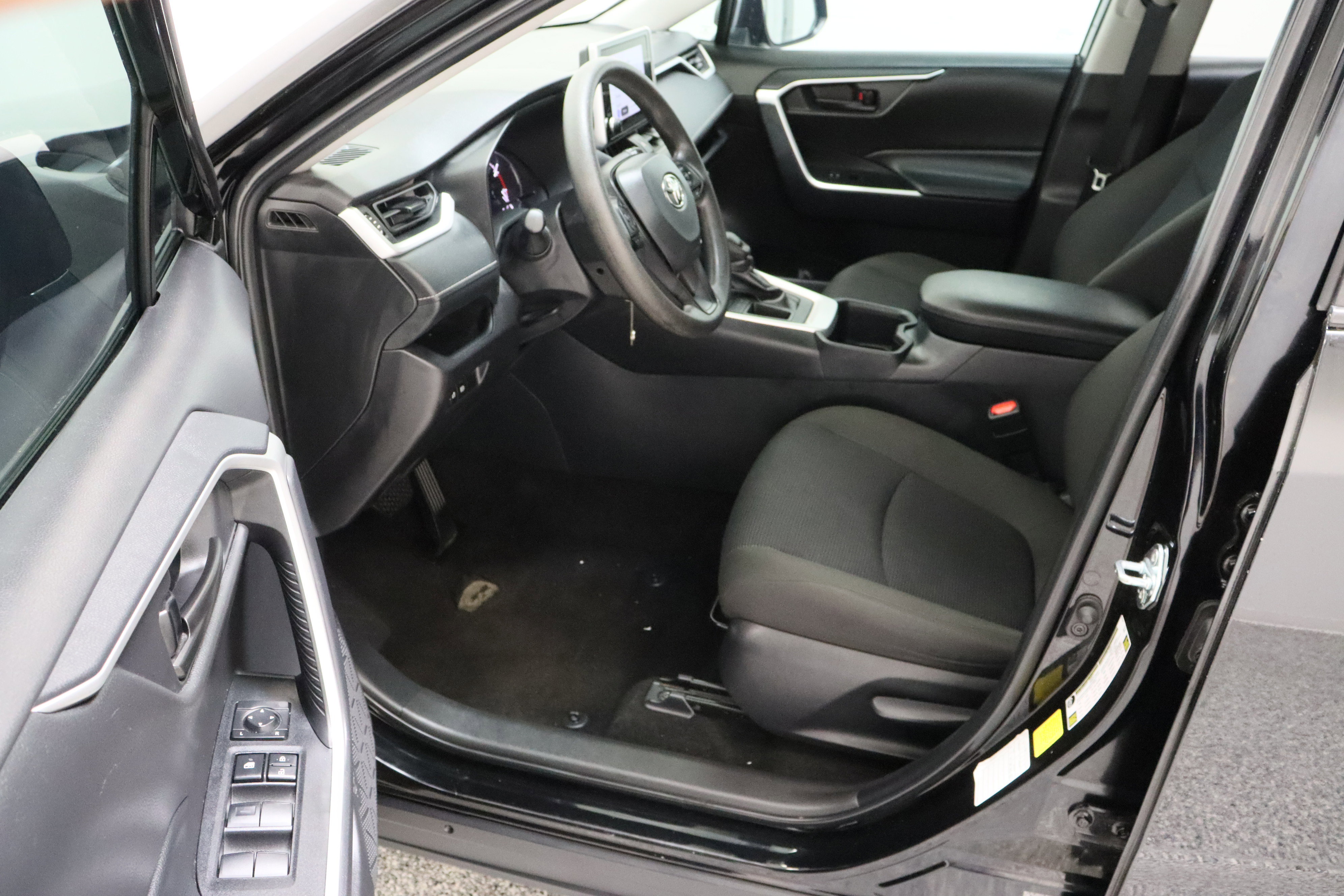 Used 2025 Toyota RAV4 LE FWD image 14