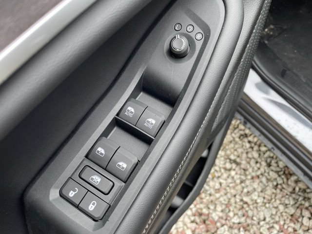 Used 2025 Jeep Grand Cherokee L Limited w/ Black Appearance Package AWD/4WD image 28