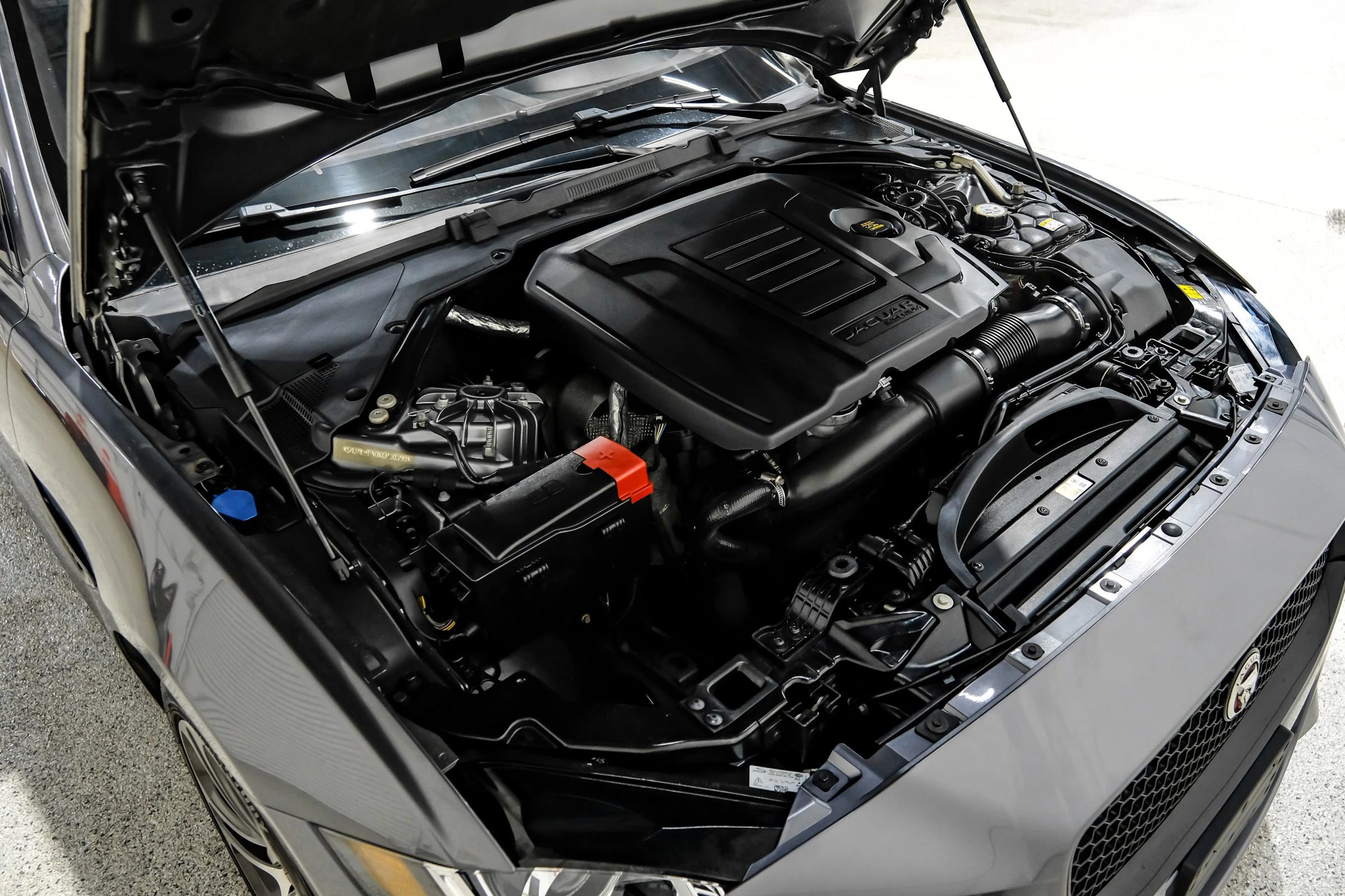 Used 2019 Jaguar XE R-Sport AWD/4WD image 62