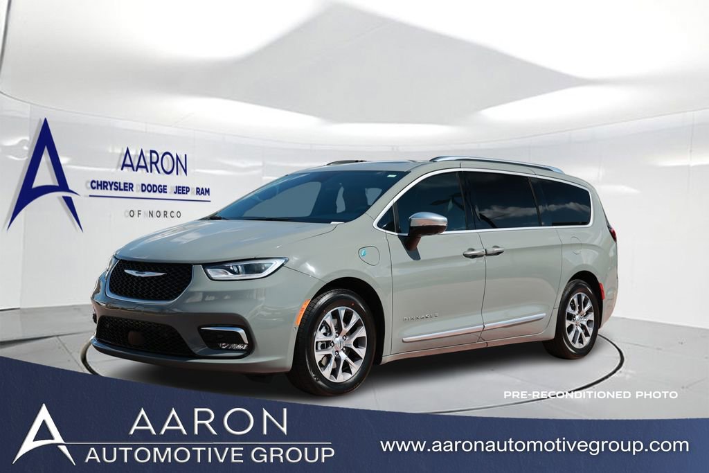 Used 2023 Chrysler Pacifica Pinnacle image 1