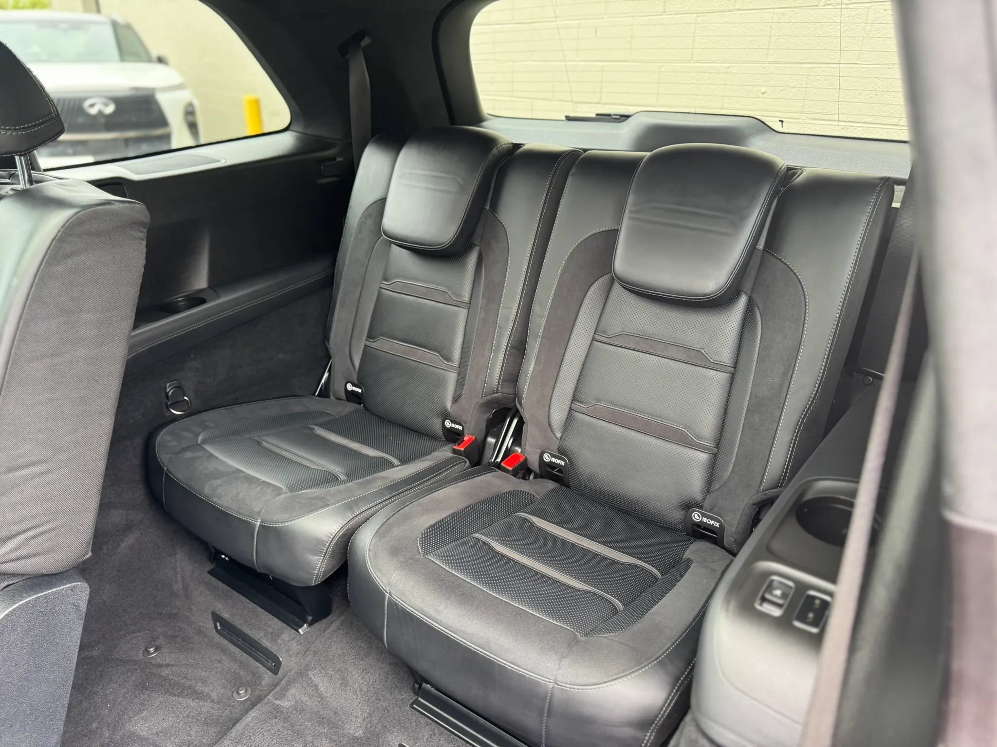 Used 2023 Mercedes-Benz GLS 63 AMG 4MATIC w/ Warmth & Comfort Package image 38