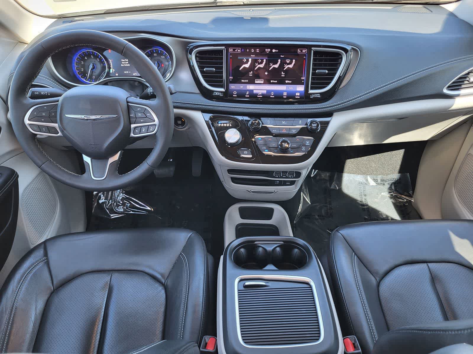 Used 2022 Chrysler Pacifica Touring-L FWD image 26