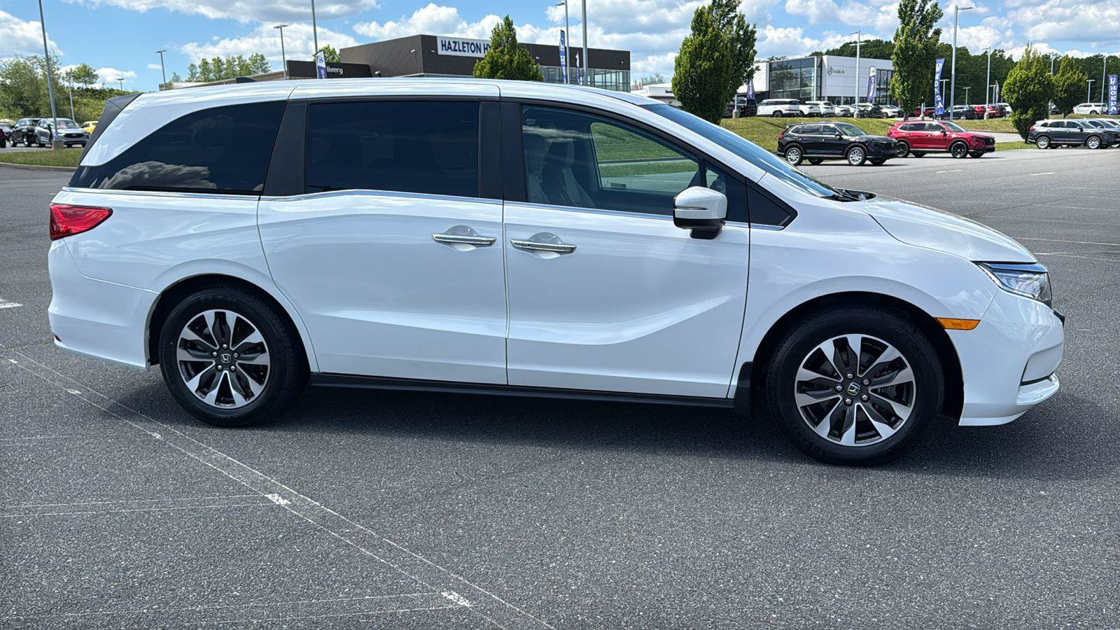 Used 2024 Honda Odyssey EX-L image 3