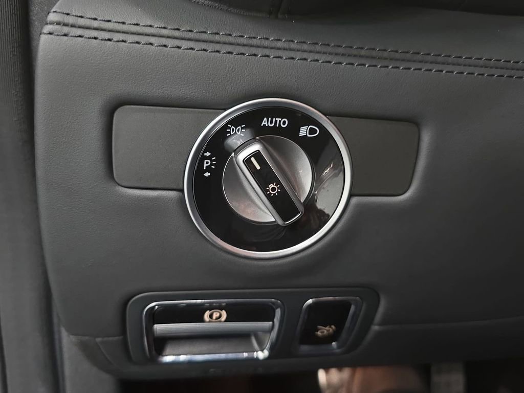Used 2021 Mercedes-Benz AMG GT Roadster image 22